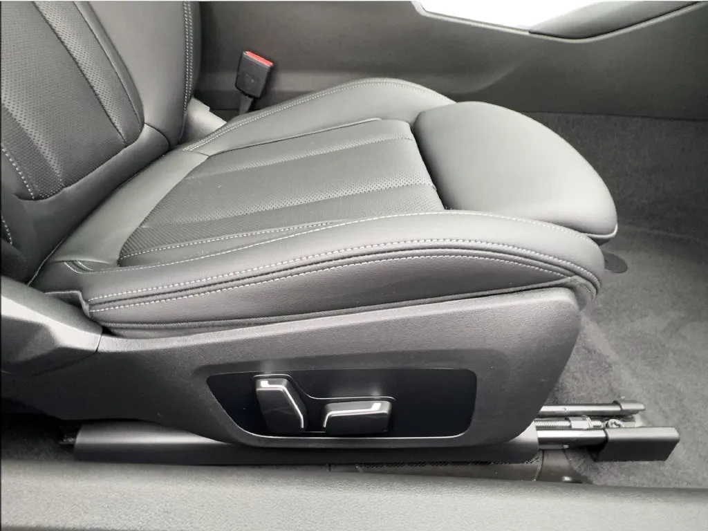 BMW 2 Series photo 28