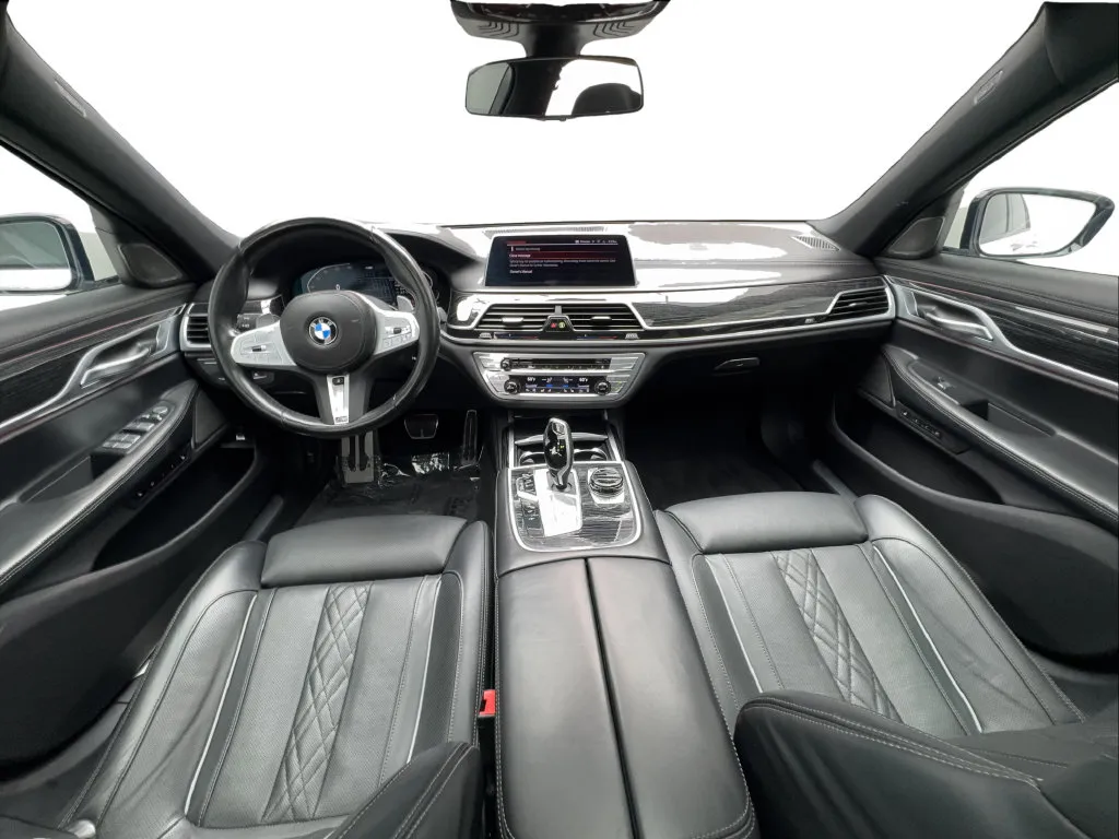 BMW 7 Series photo 41
