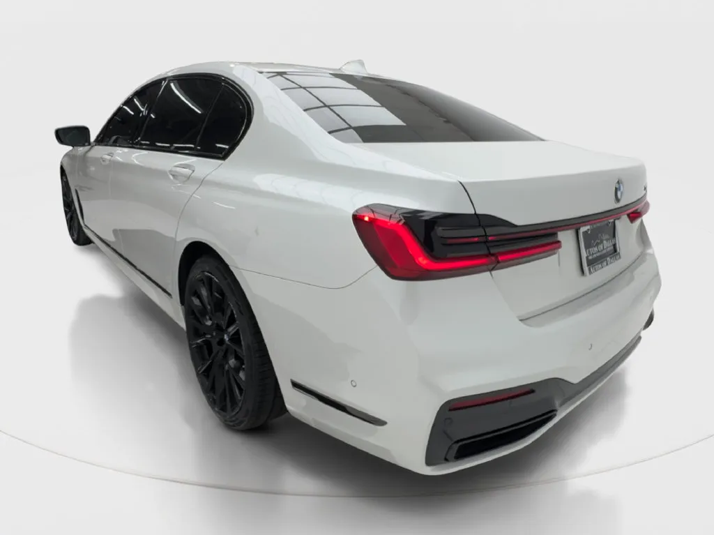 BMW 7 Series photo 11