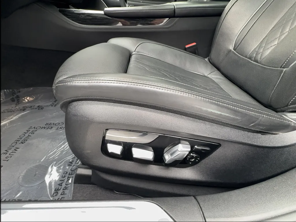 BMW 7 Series photo 23