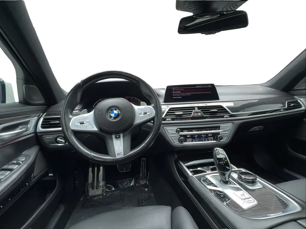 BMW 7 Series photo 37