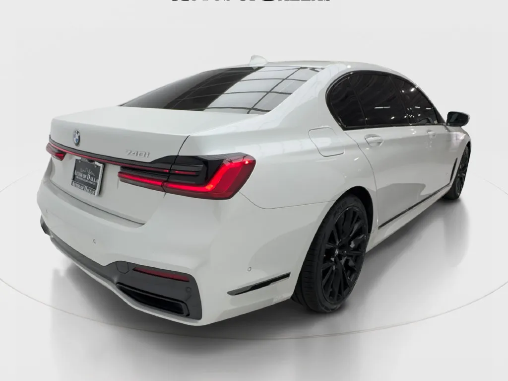 BMW 7 Series photo 8