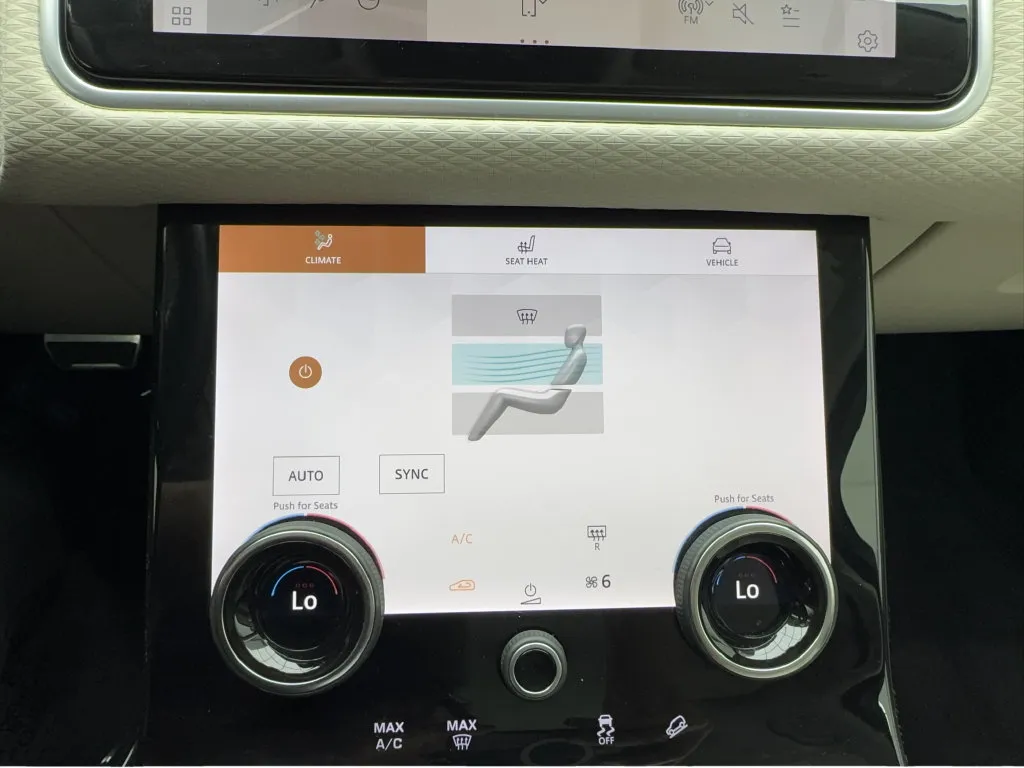 Land Rover Range Rover Velar photo 48