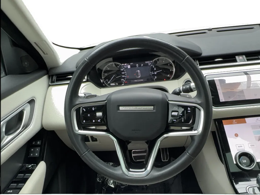 Land Rover Range Rover Velar photo 39