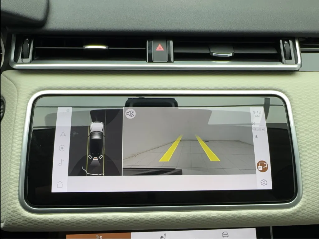 Land Rover Range Rover Velar photo 51