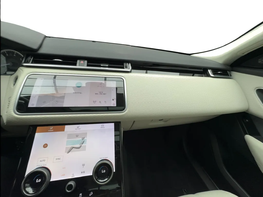 Land Rover Range Rover Velar photo 45