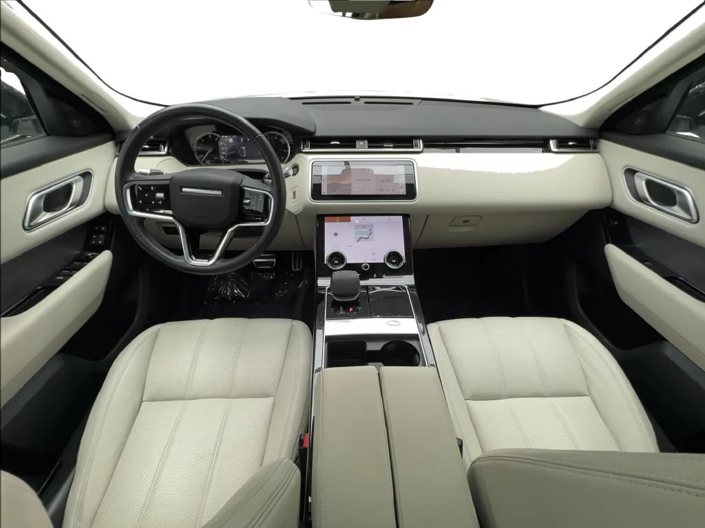 Land Rover Range Rover Velar photo 40