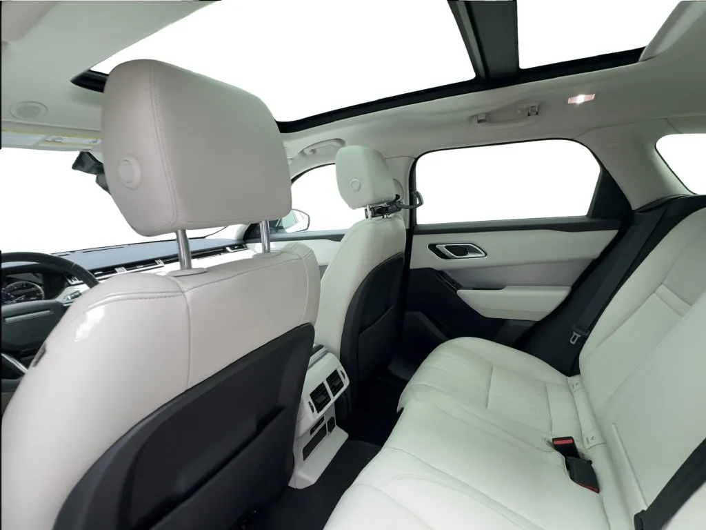 Land Rover Range Rover Velar photo 25