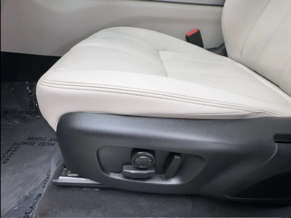 Land Rover Range Rover Velar photo 22