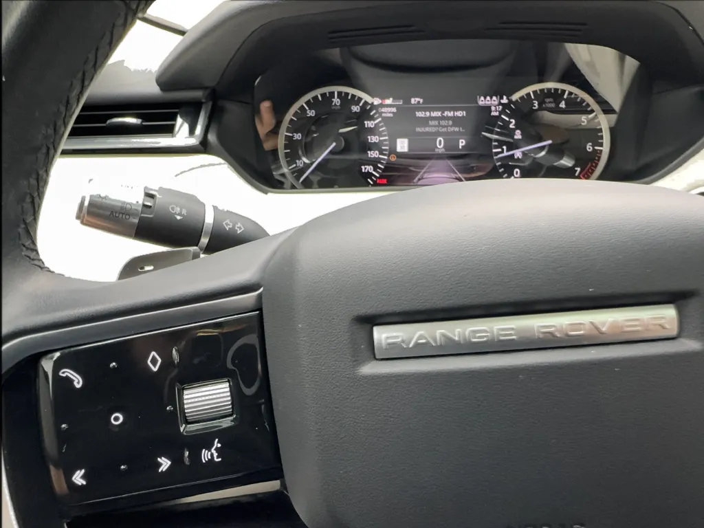 Land Rover Range Rover Velar photo 43
