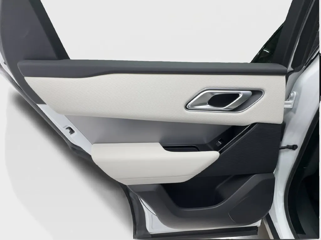Land Rover Range Rover Velar photo 27