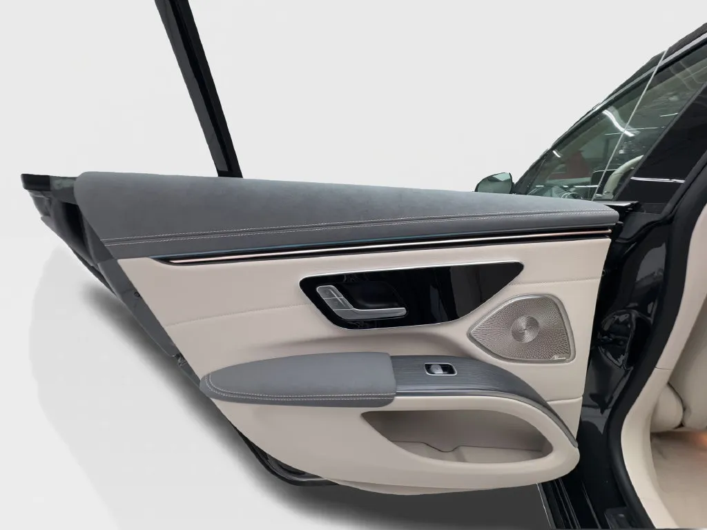 Mercedes-Benz EQS photo 26