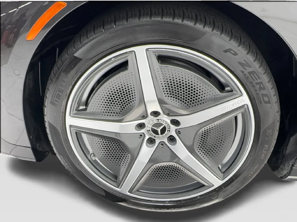 Mercedes-Benz EQE photo 15