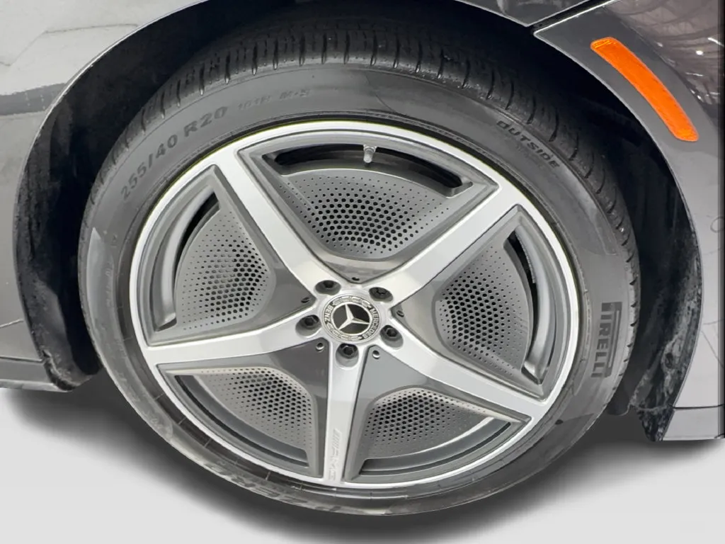 Mercedes-Benz EQE photo 16