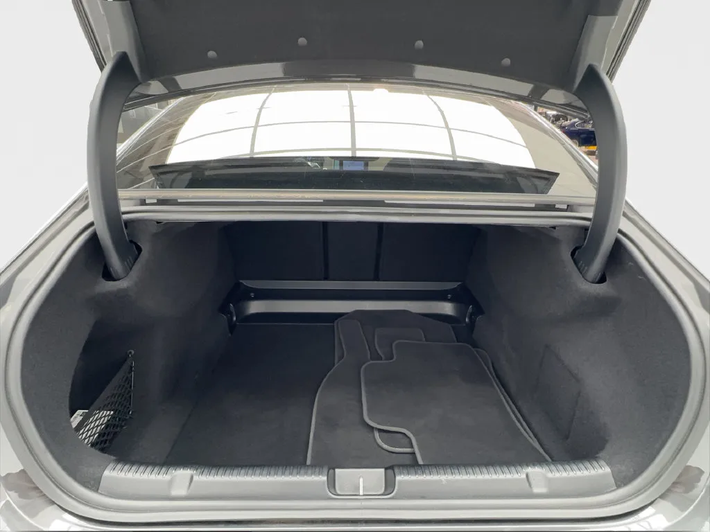 Mercedes-Benz EQE photo 19