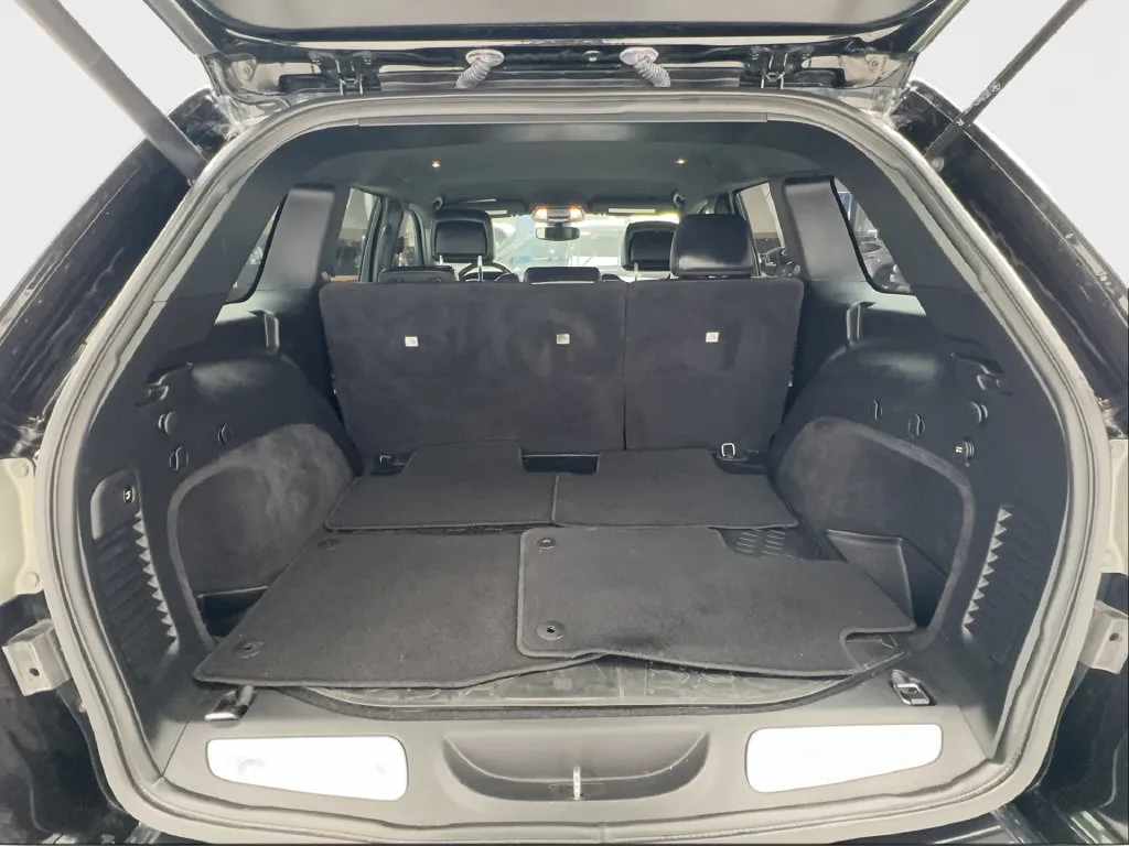 Jeep Grand Cherokee photo 18