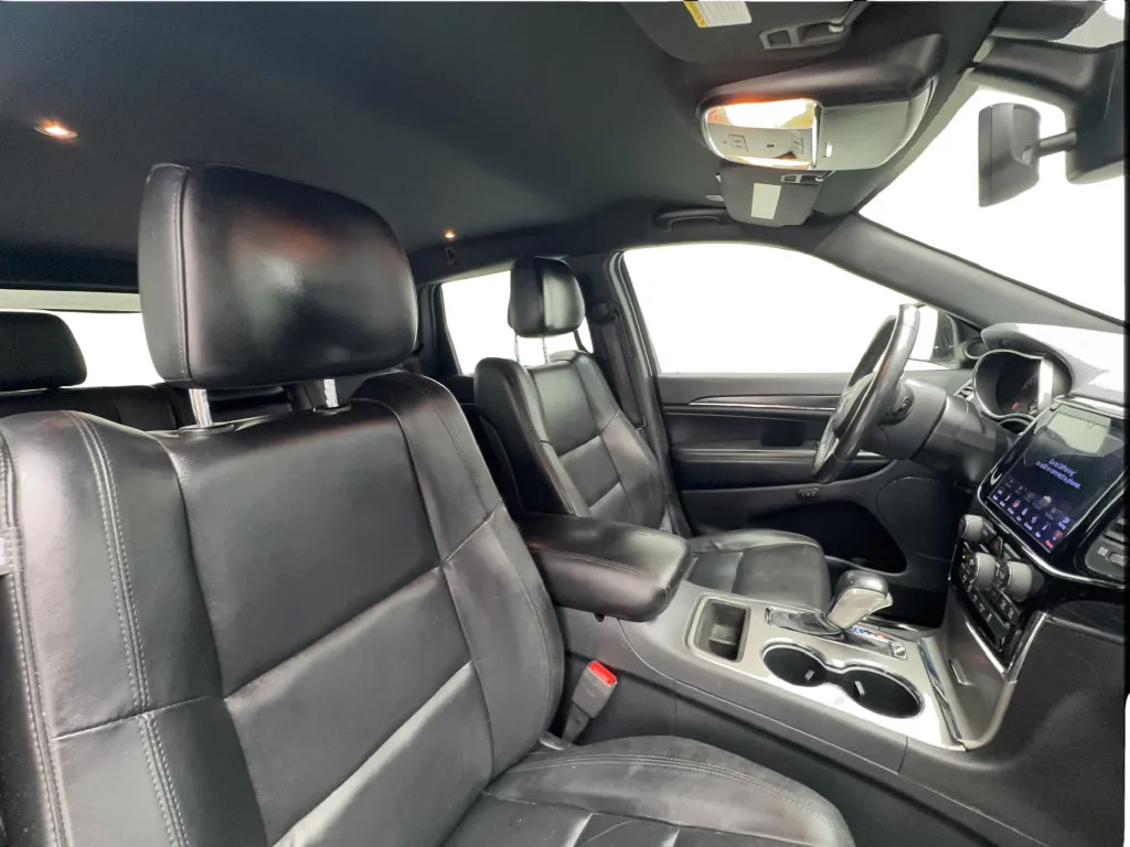 Jeep Grand Cherokee photo 30
