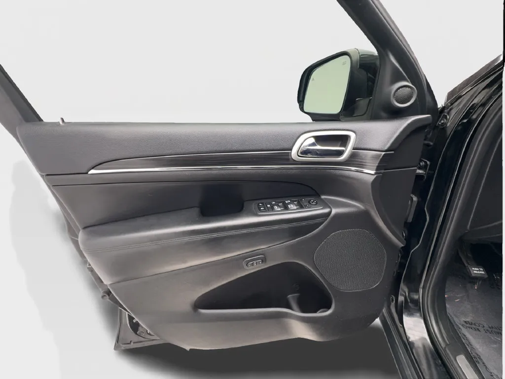 Jeep Grand Cherokee photo 22