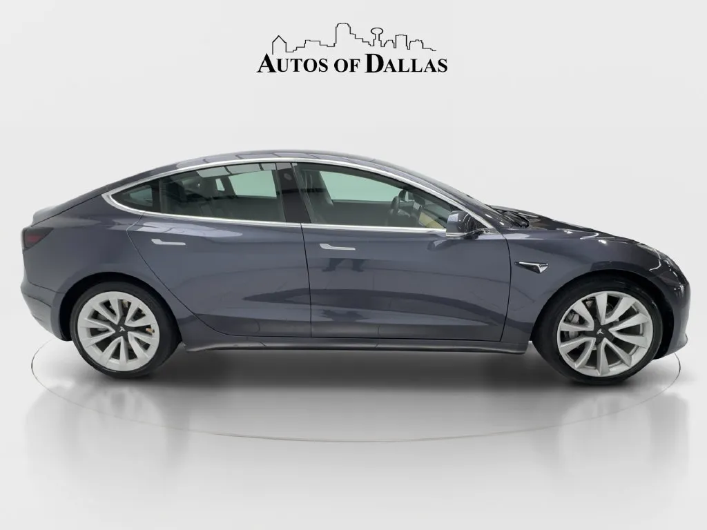 Tesla Model 3 photo 7