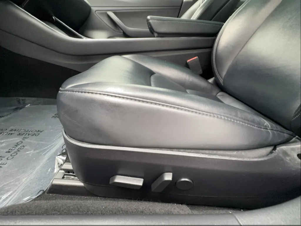 Tesla Model 3 photo 21