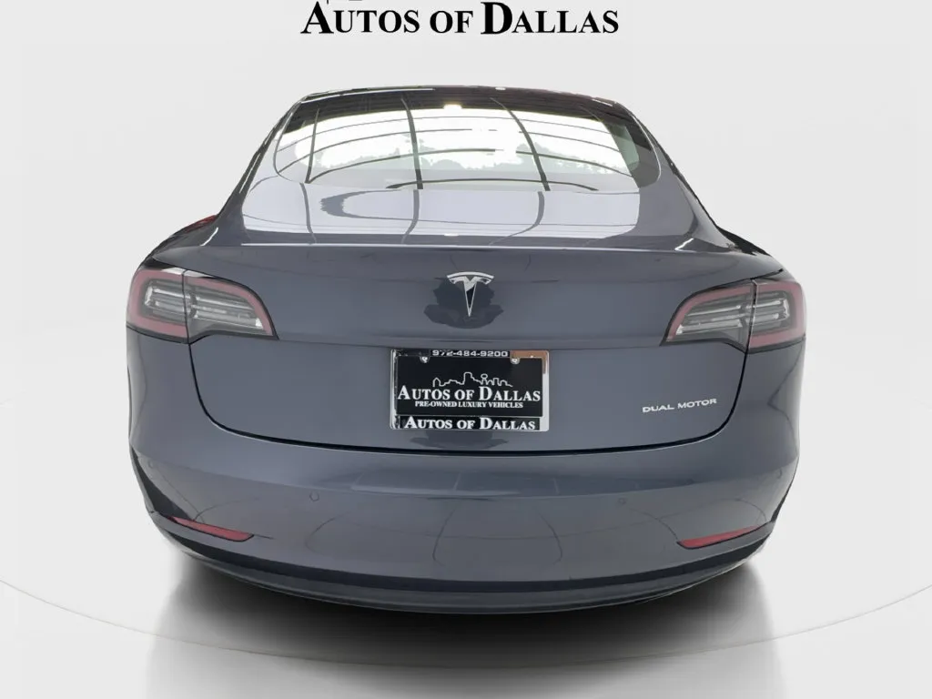 Tesla Model 3 photo 10