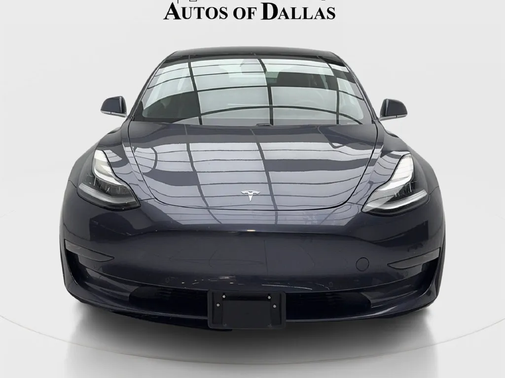 Tesla Model 3 photo 4