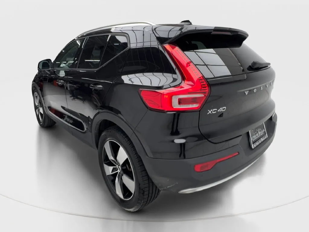 Volvo XC40 photo 11