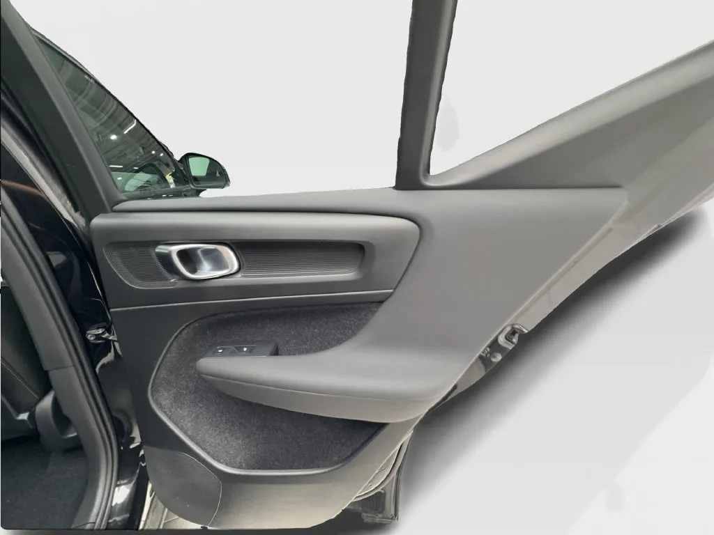 Volvo XC40 photo 30