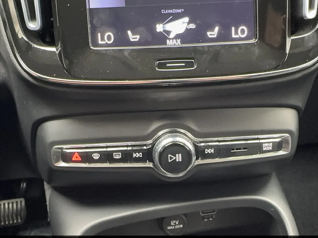 Volvo XC40 photo 50