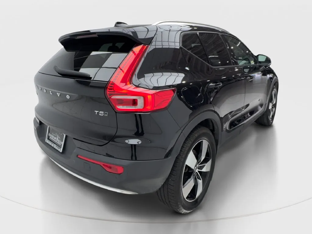 Volvo XC40 photo 8