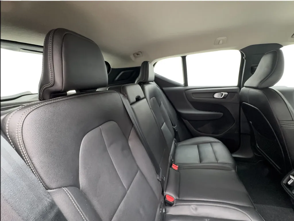 Volvo XC40 photo 29