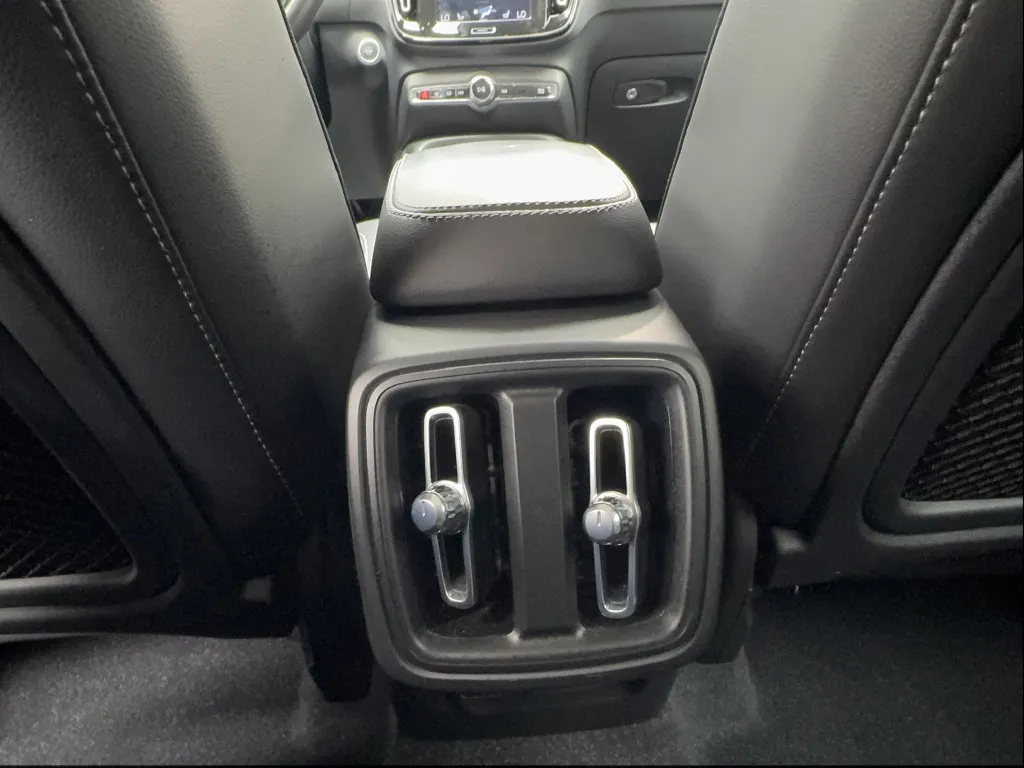 Volvo XC40 photo 41