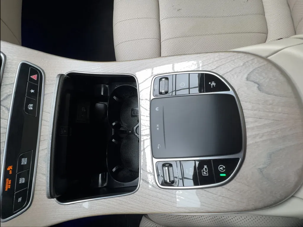 Mercedes-Benz E-Class photo 44