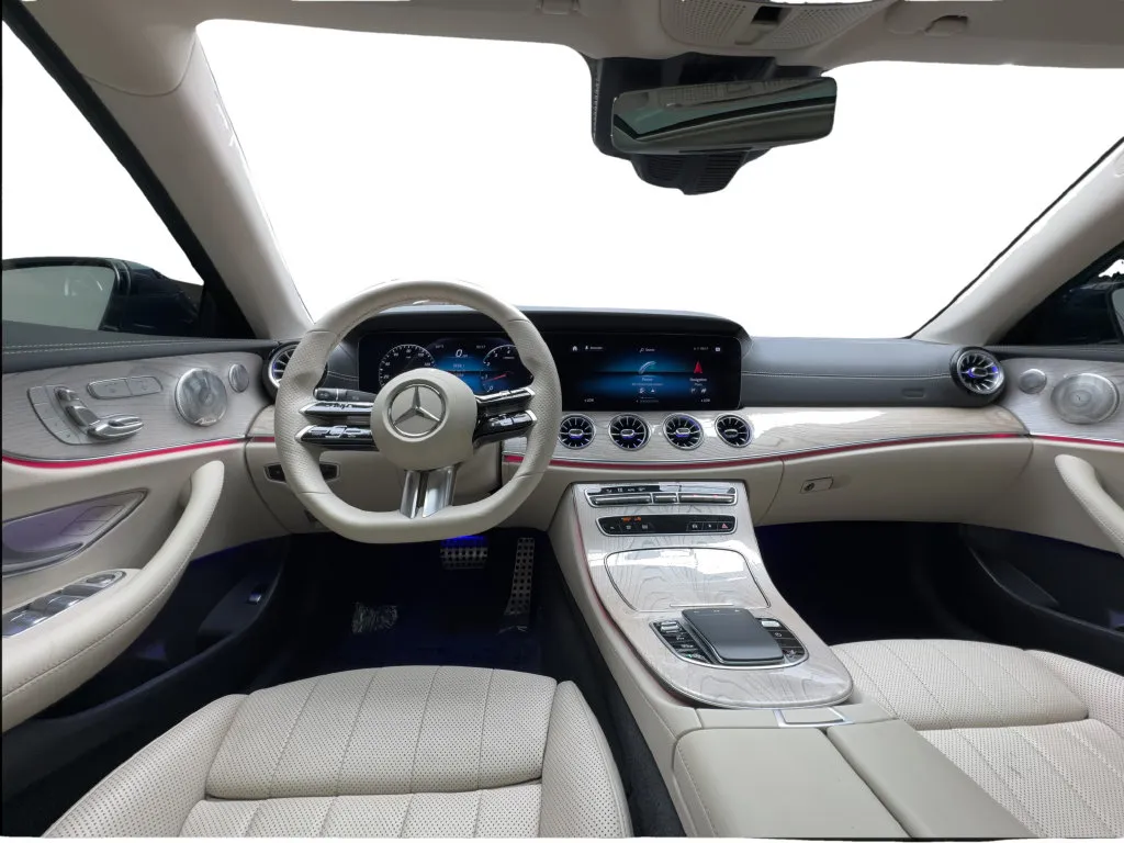 Mercedes-Benz E-Class photo 30