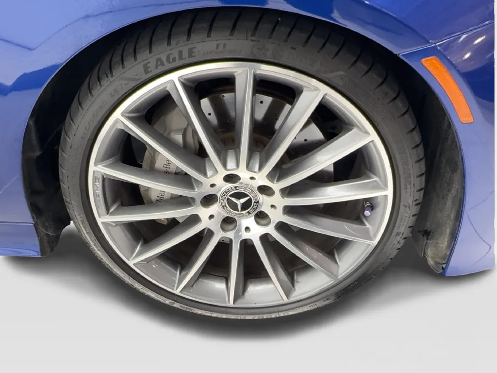 Mercedes-Benz E-Class photo 16