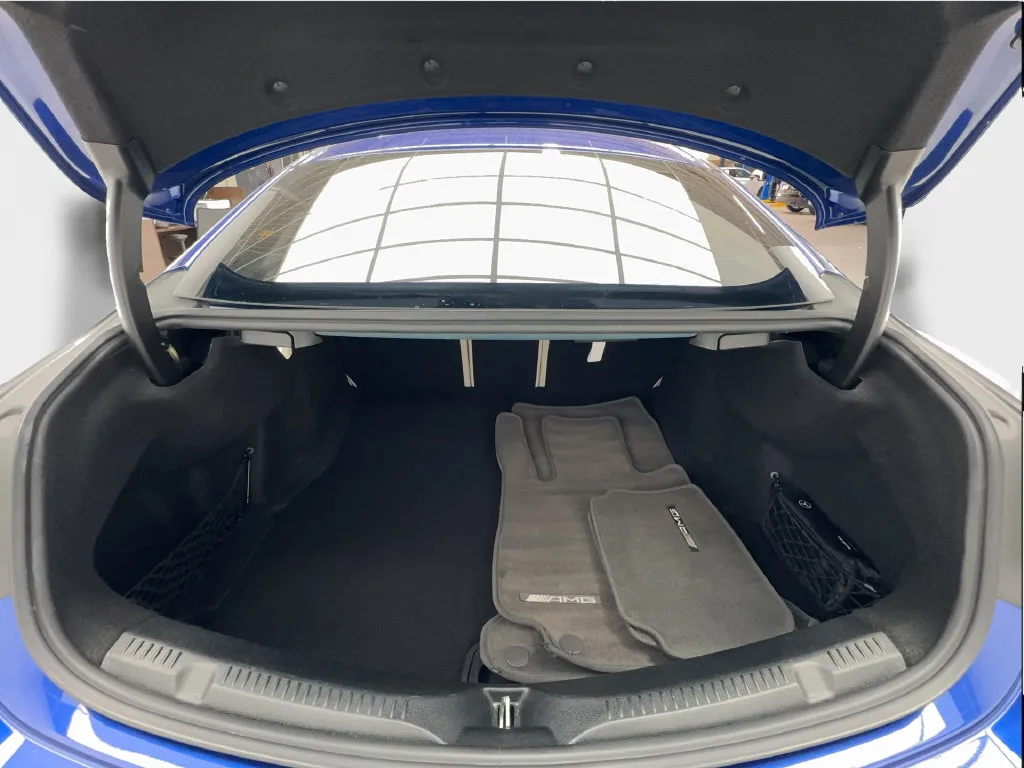 Mercedes-Benz E-Class photo 19