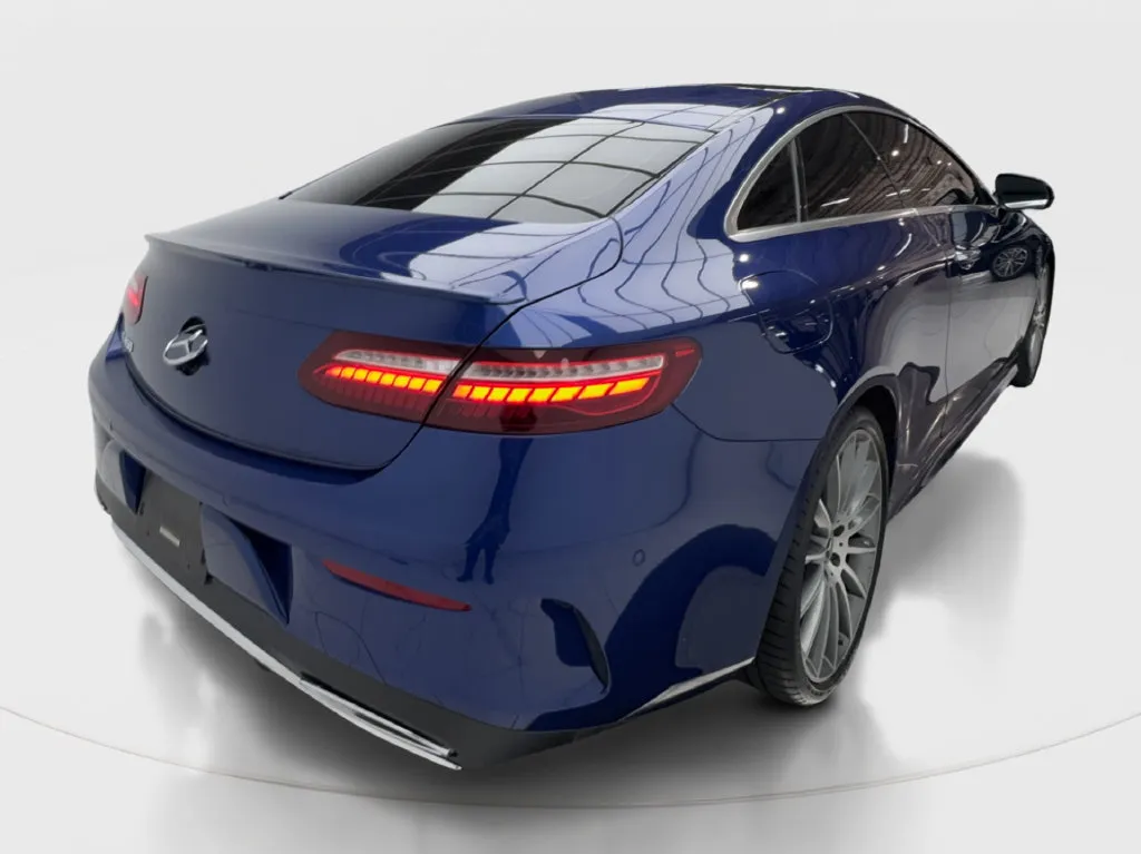 Mercedes-Benz E-Class photo 8