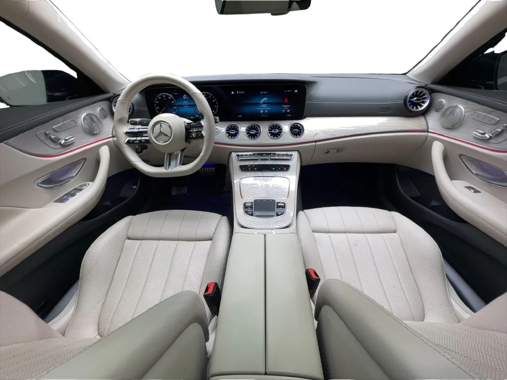 Mercedes-Benz E-Class photo 34