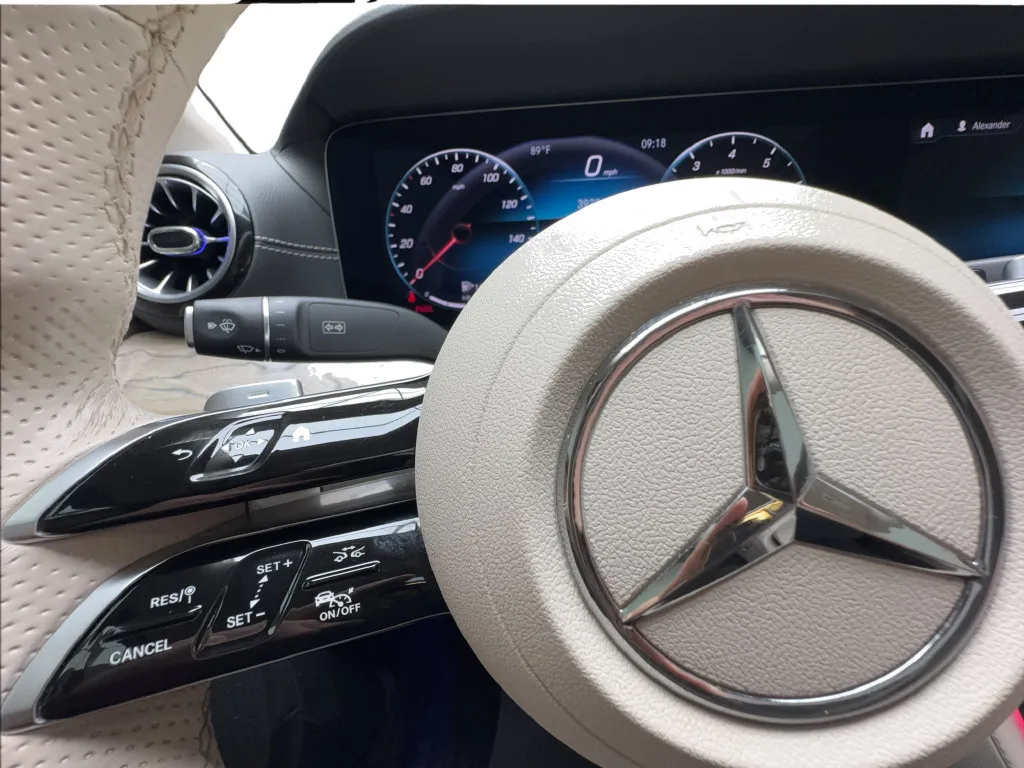 Mercedes-Benz E-Class photo 39