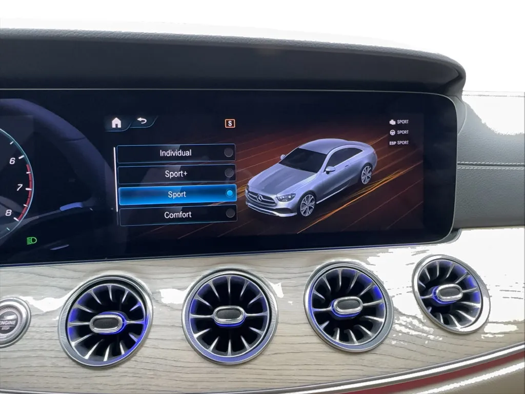 Mercedes-Benz E-Class photo 48