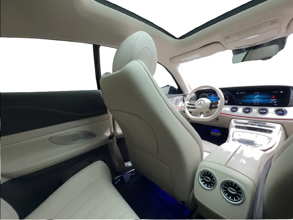 Mercedes-Benz E-Class photo 35