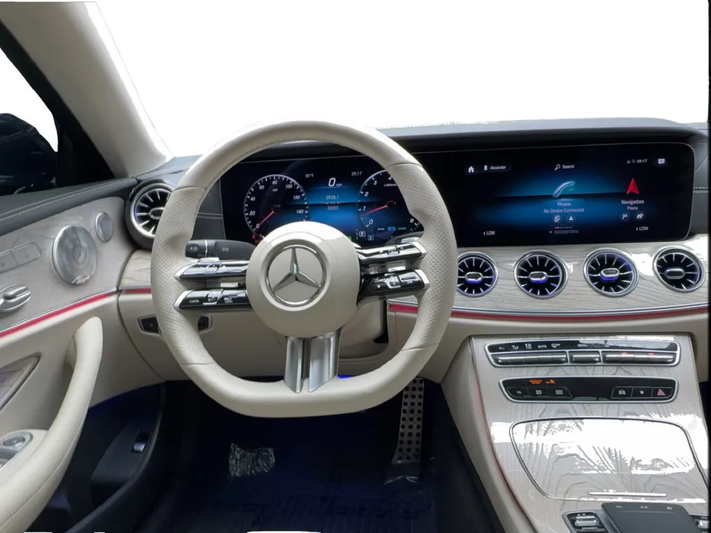 Mercedes-Benz E-Class photo 32