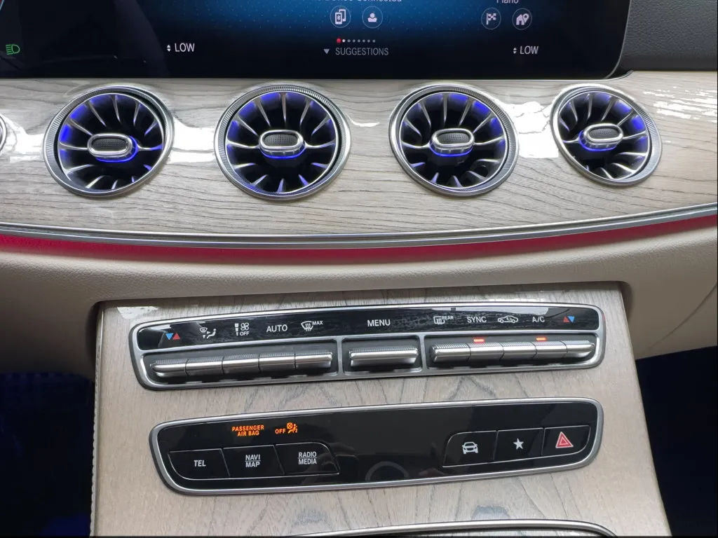 Mercedes-Benz E-Class photo 45