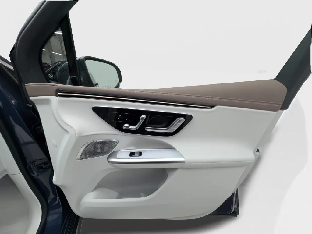 Mercedes-Benz EQE photo 32