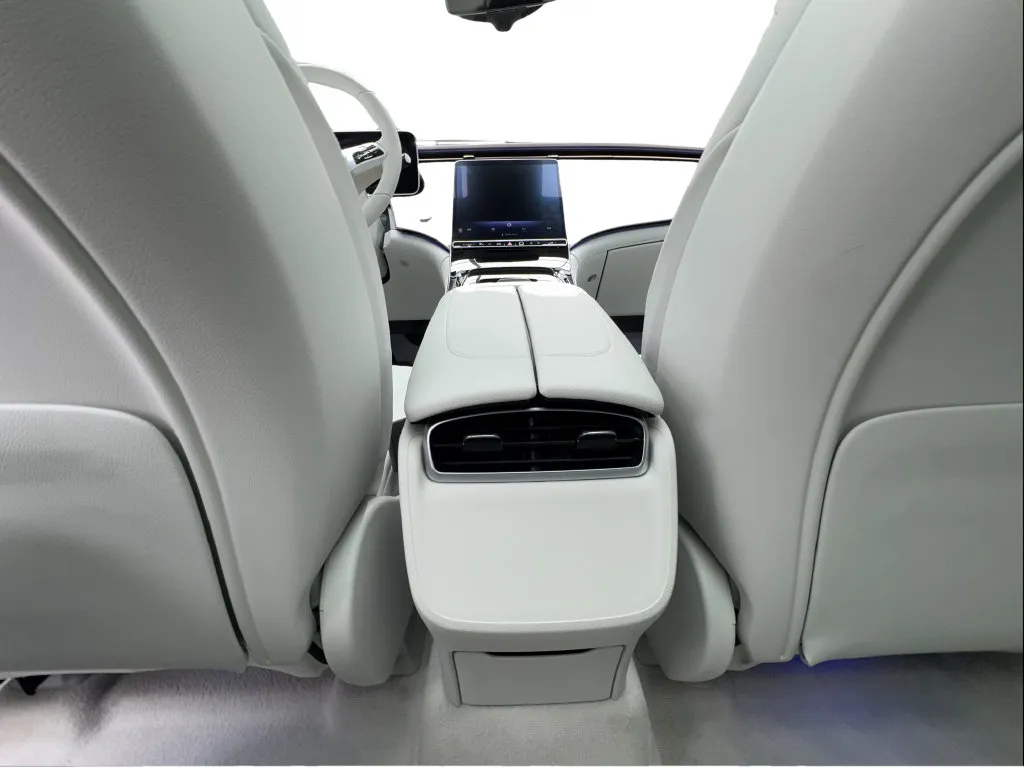 Mercedes-Benz EQE photo 37