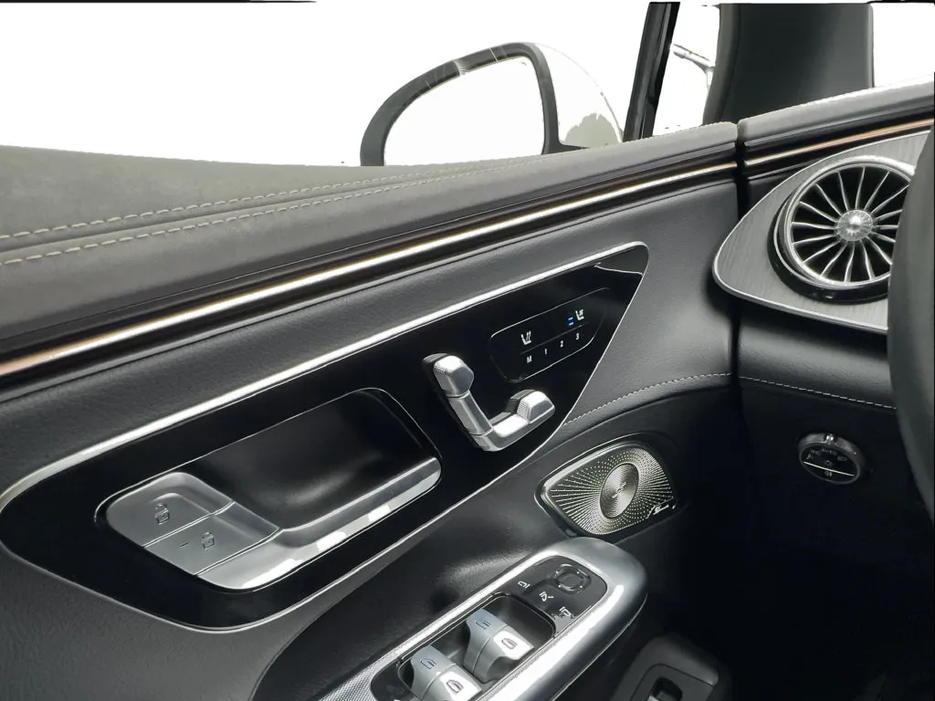 Mercedes-Benz EQE photo 47