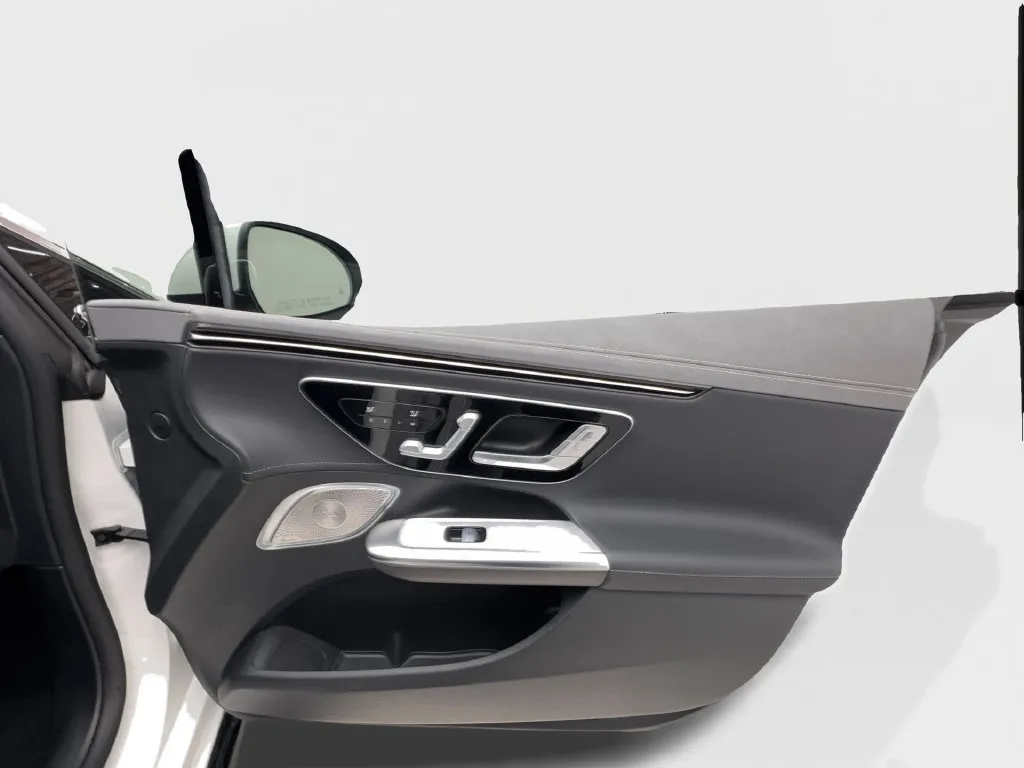 Mercedes-Benz EQE photo 34