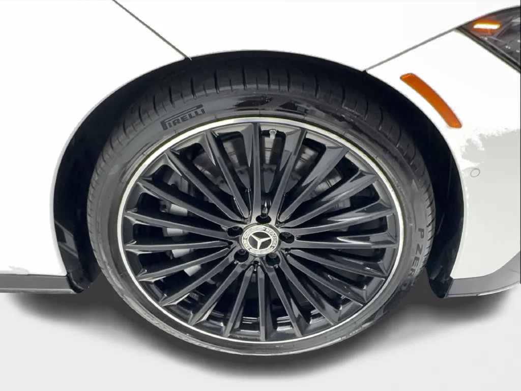 Mercedes-Benz EQE photo 16
