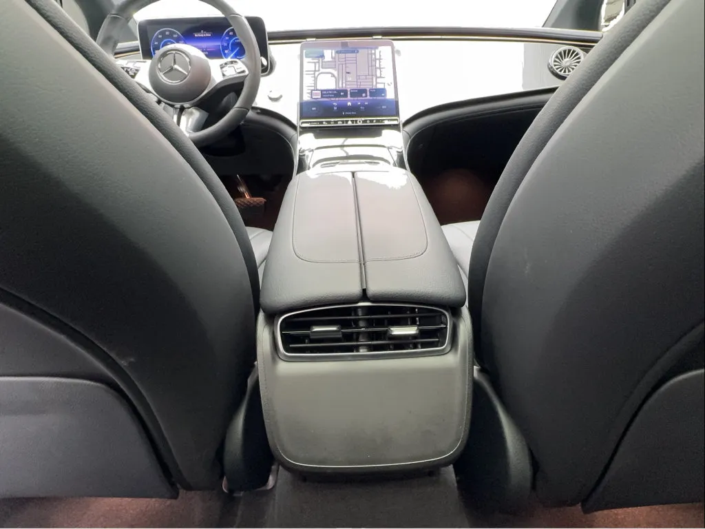 Mercedes-Benz EQE photo 40