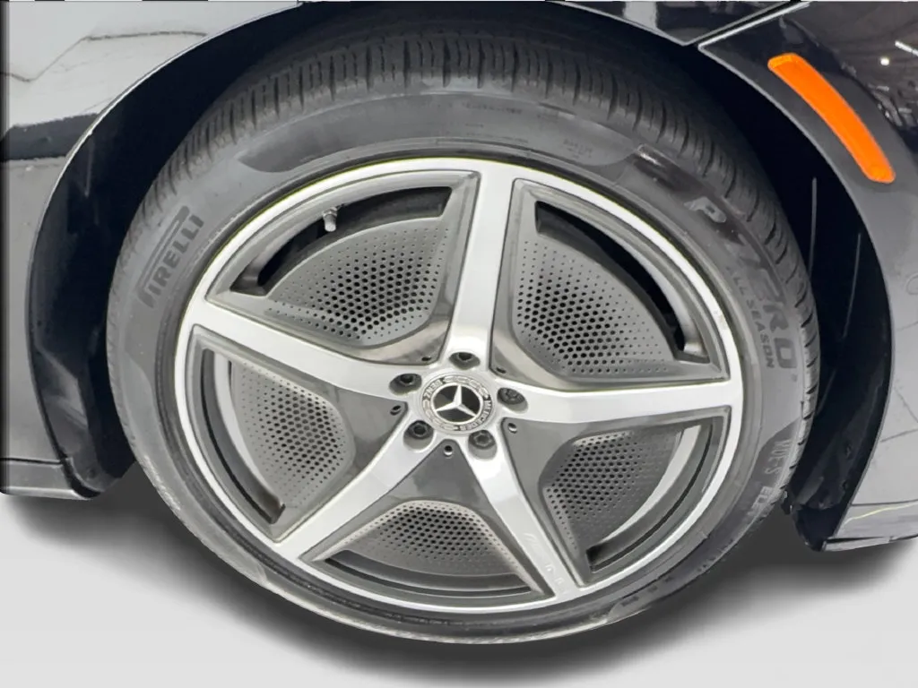 Mercedes-Benz EQE photo 16